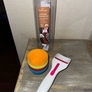 Crofton Cupcake Baking Kit with Silicone Cups